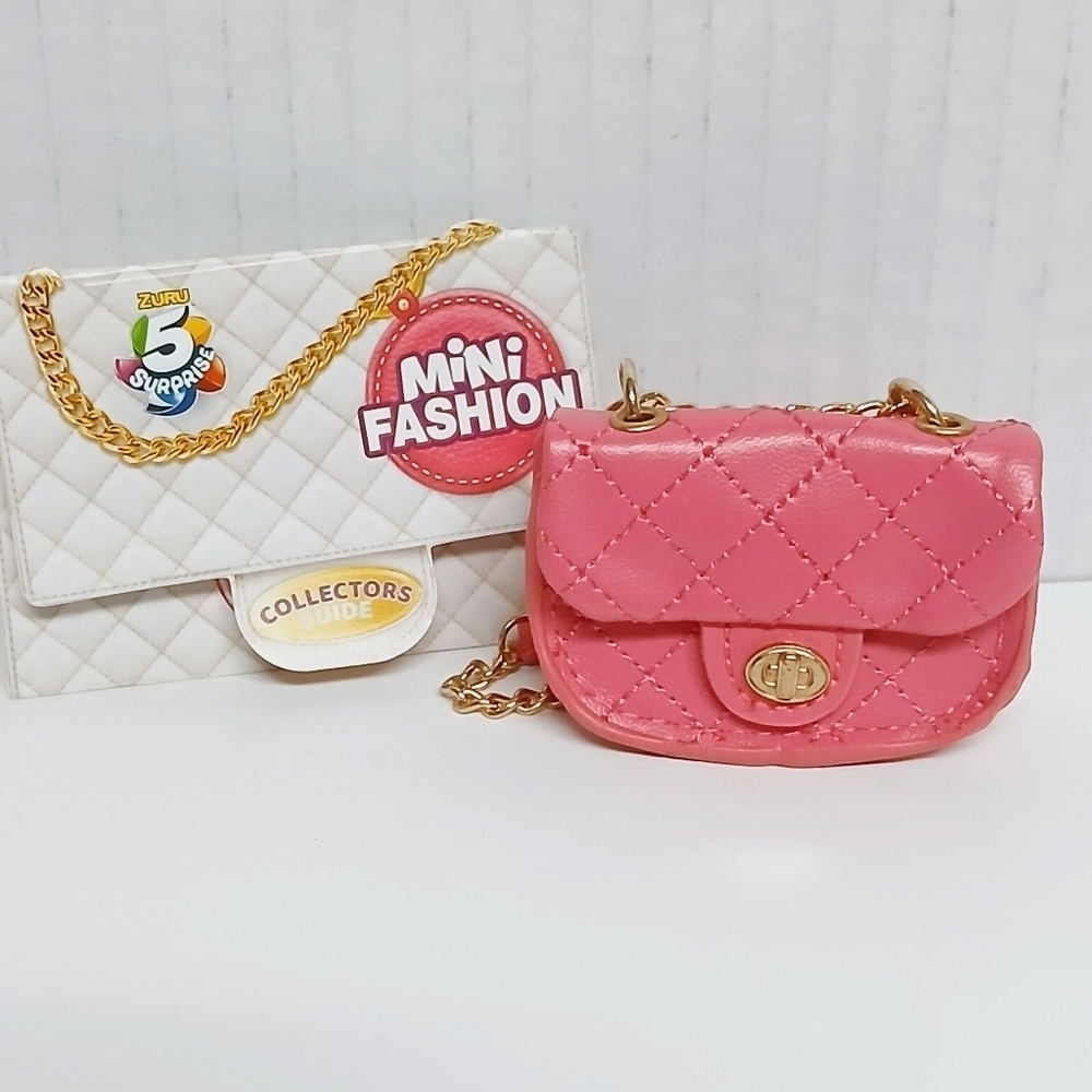 Zuru 5 Surprise Mini Fashion Series 1 Pink chain strap purse